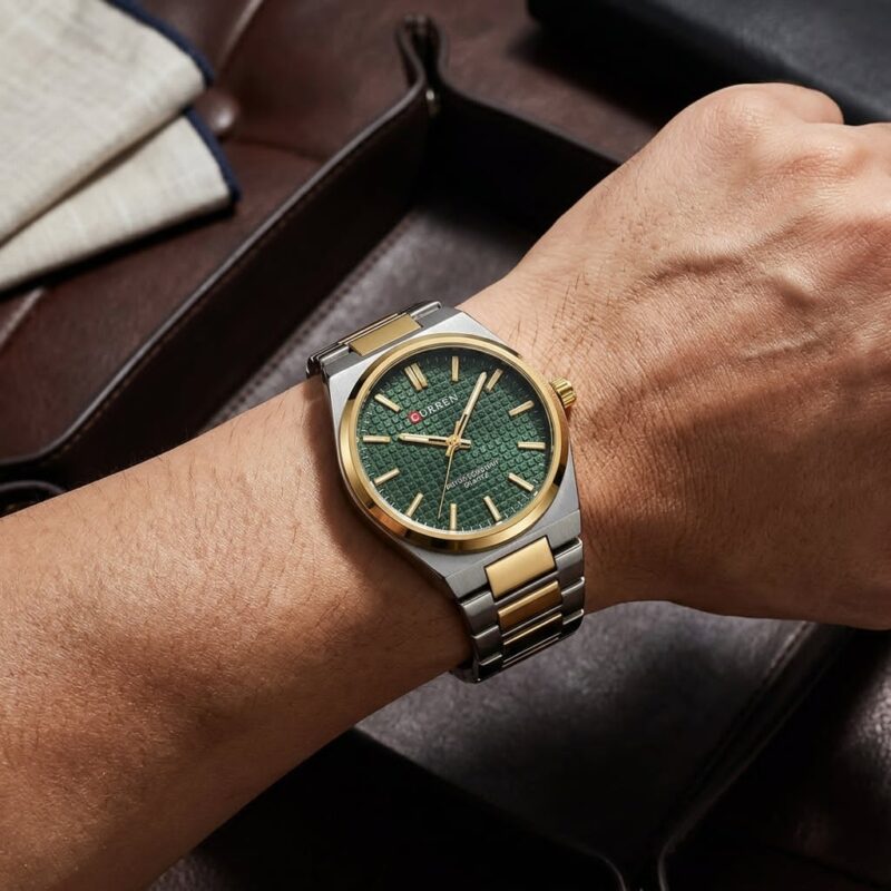 Curren Ανδρικό Ρολόι 40mm Μπαταρίας με Χρυσό Μεταλλικό Μπρασελέ - JYW-23103-900